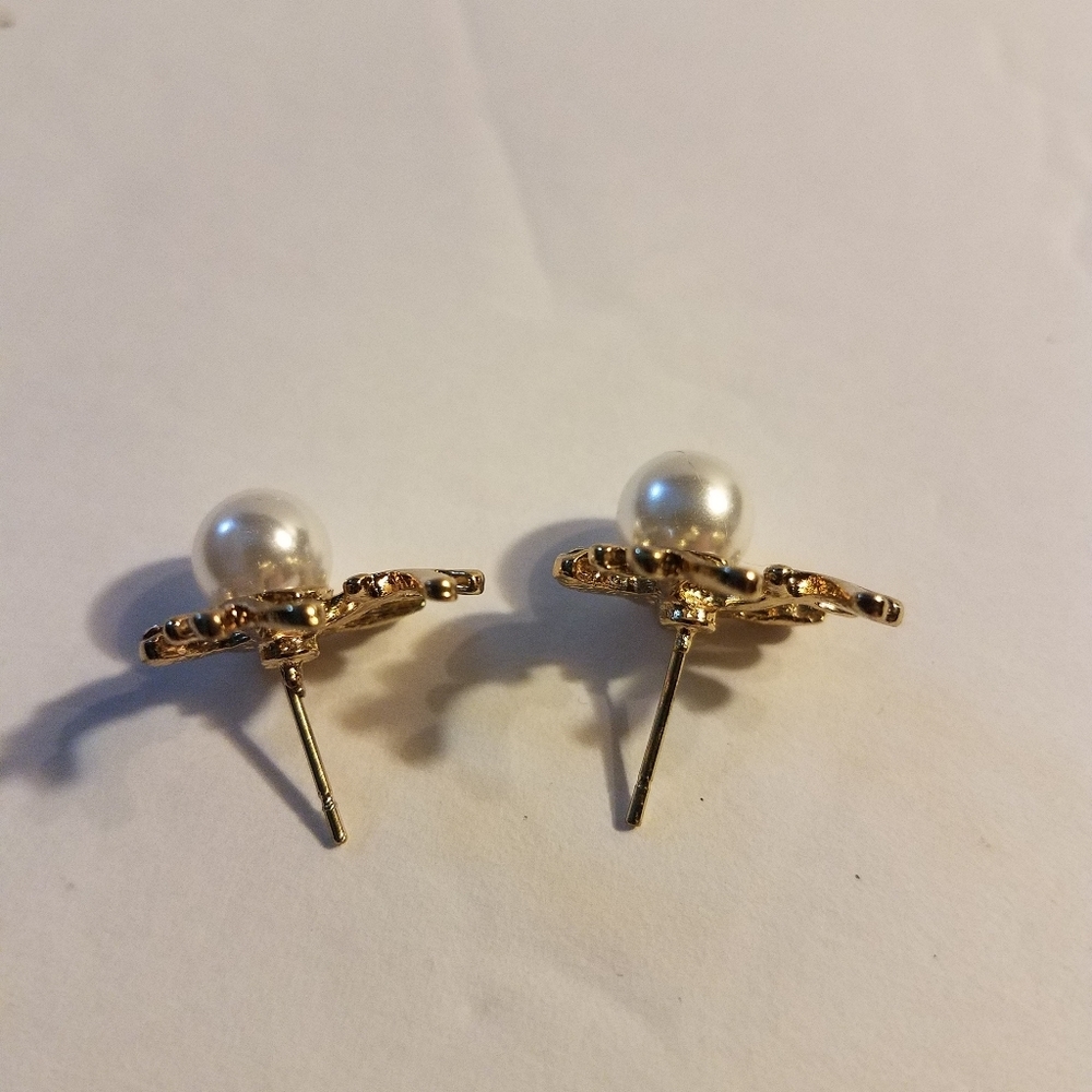 Reindeer Earrings Gold Tone with Faux Pearl - Picture 8 of 15